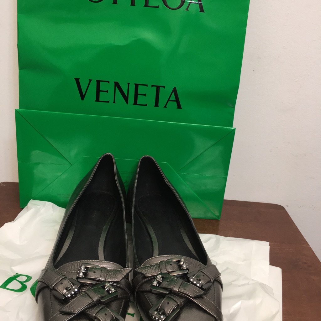 Bottega Veneta Metallic Leather Cross Buckle Strap. Size 41 Made In Italy